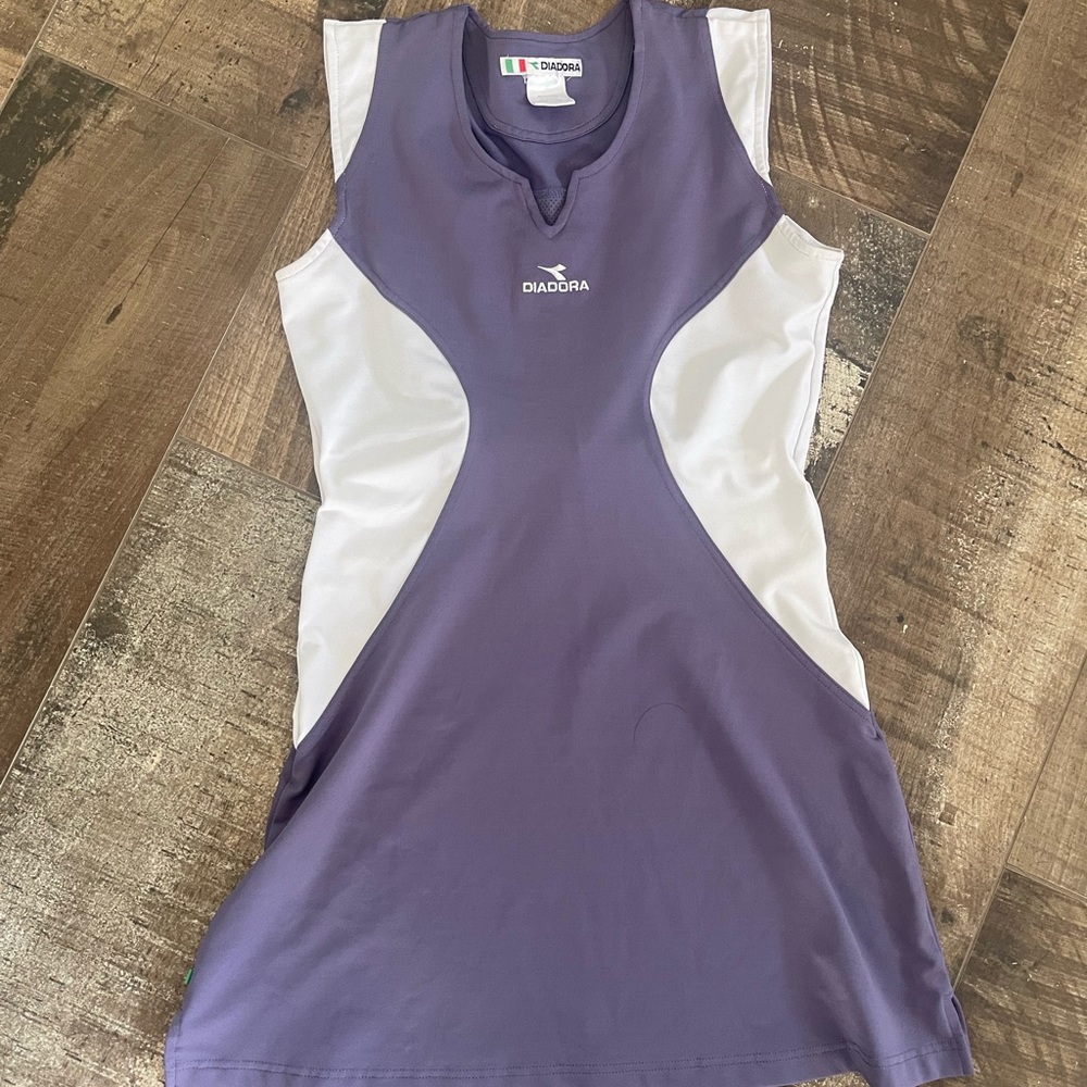 Italian designer Diadora brand women’s size medium tennis sport dress